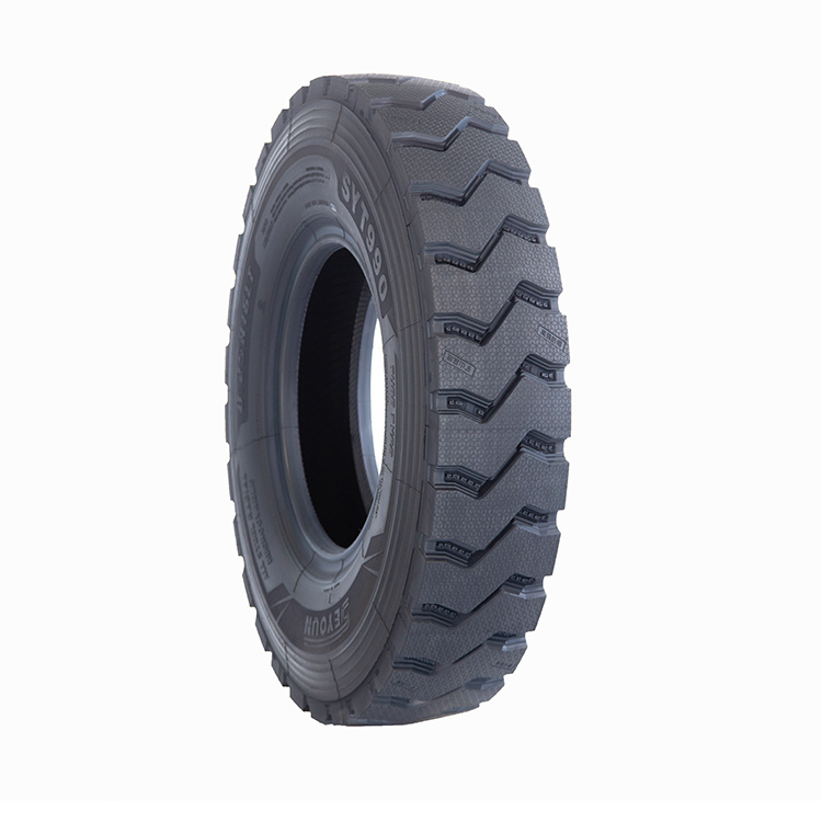 syt990 Truck Tire front View